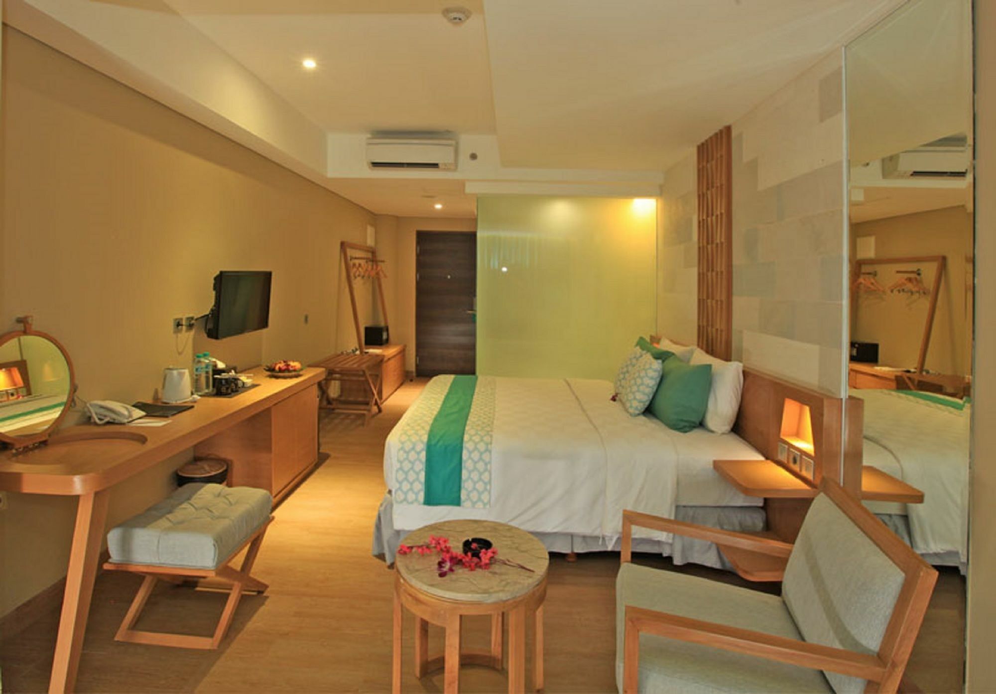 Bedrock Hotel Kuta Kuta Lombok Exterior foto