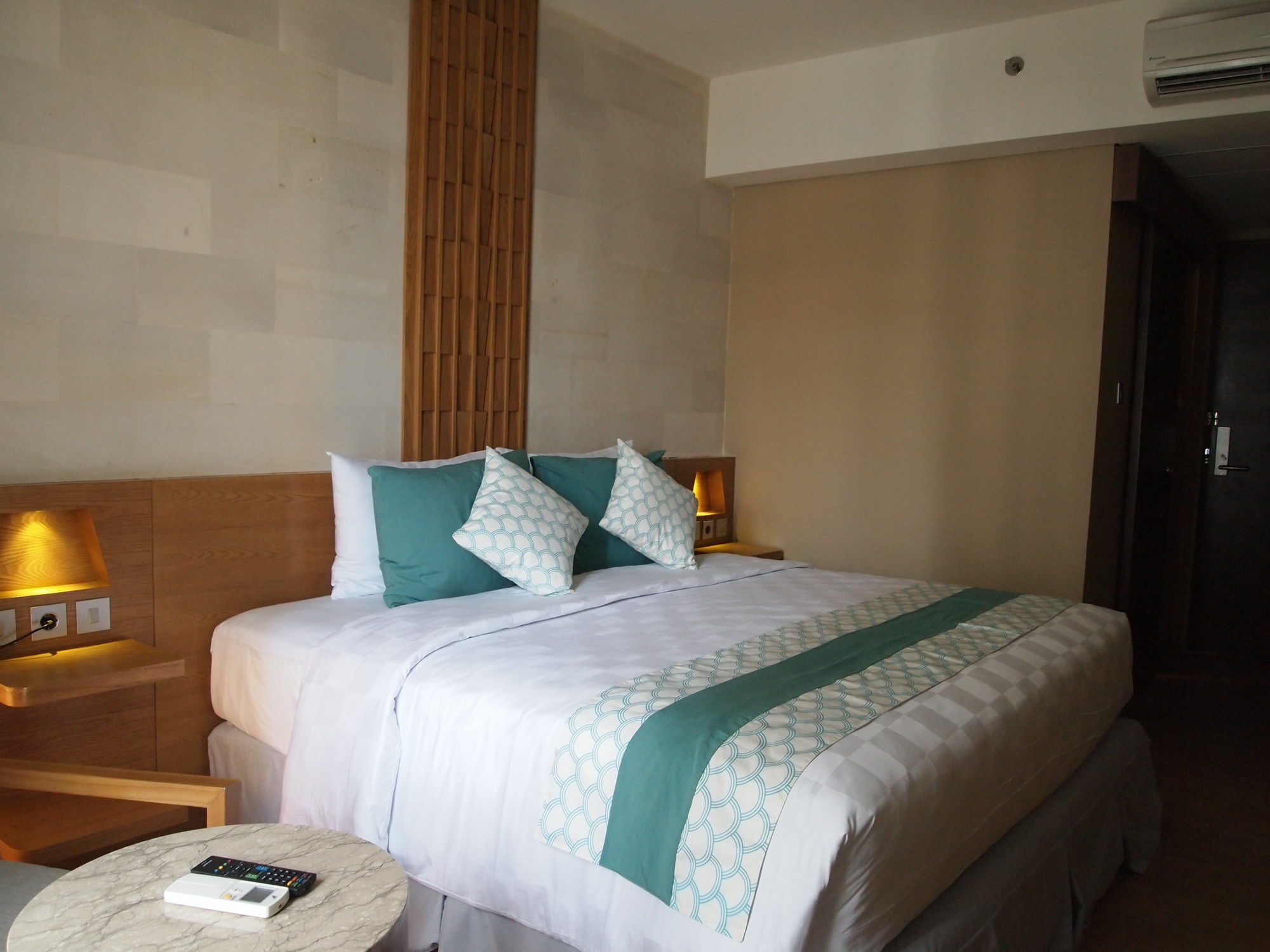 Bedrock Hotel Kuta Kuta Lombok Exterior foto