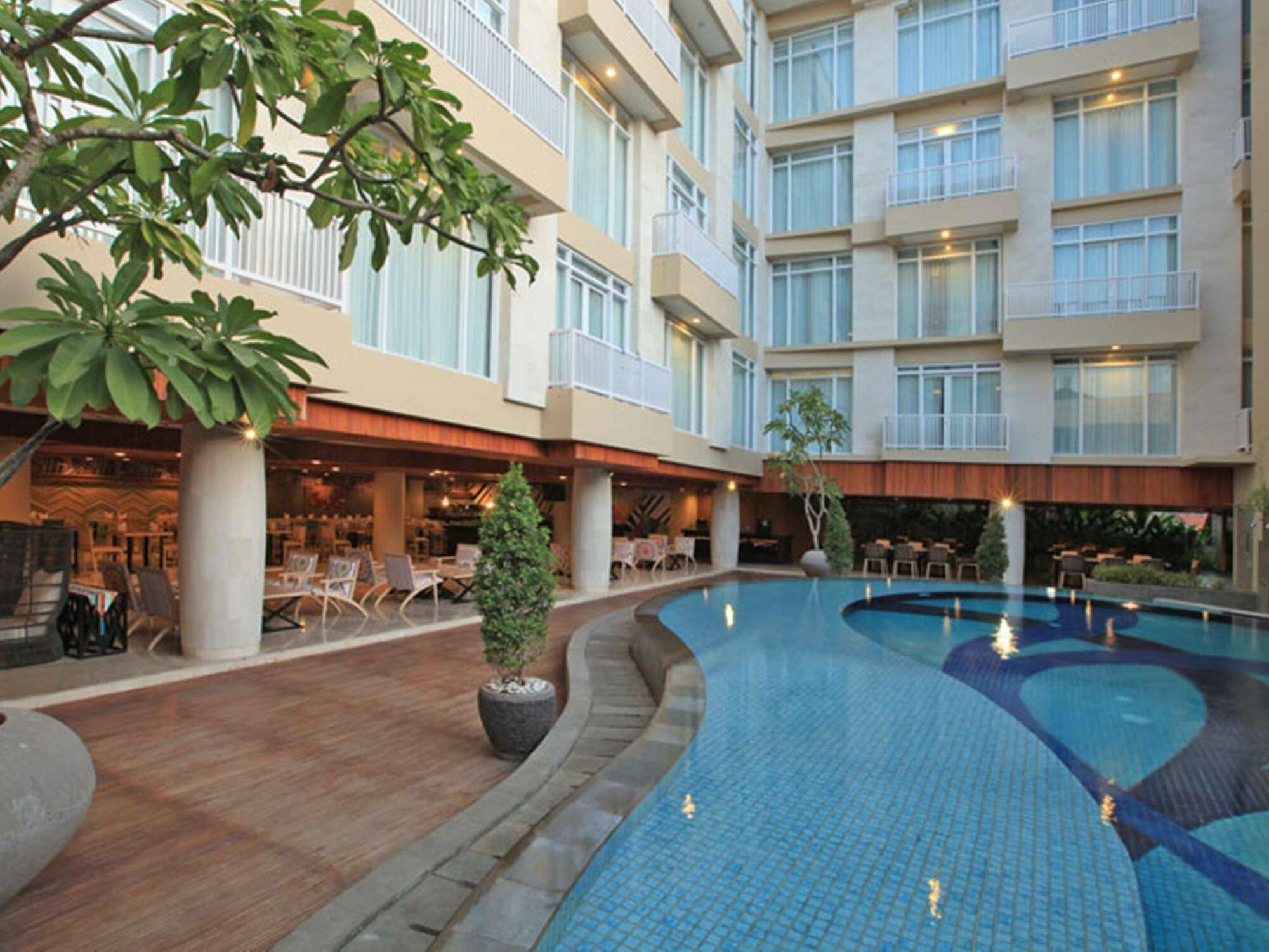 Bedrock Hotel Kuta Kuta Lombok Exterior foto